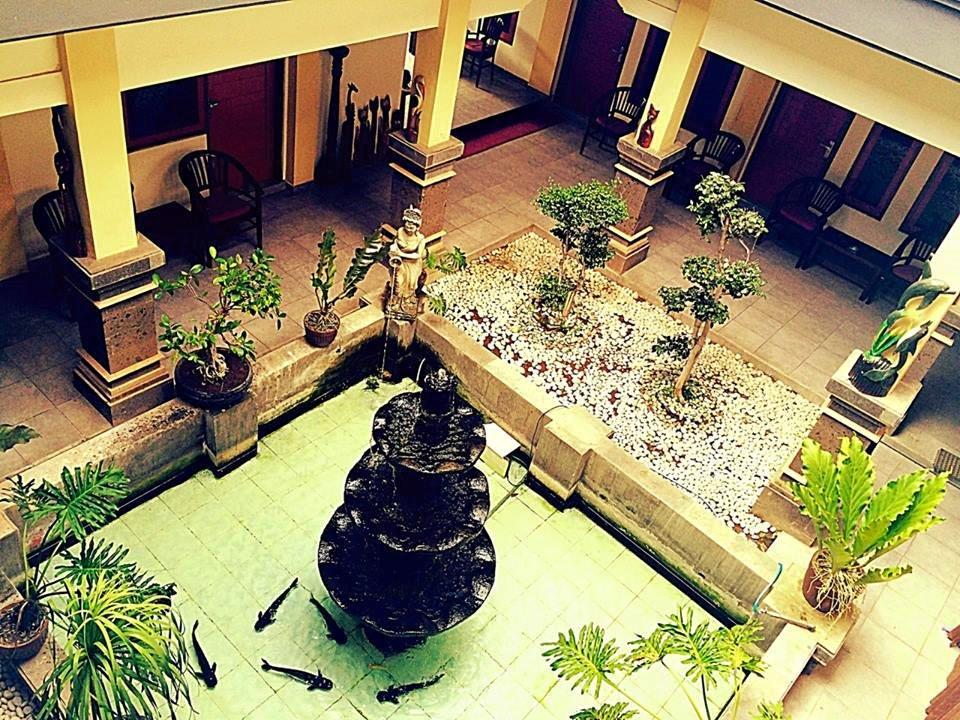 Hotel Sentral Булеленг Экстерьер фото