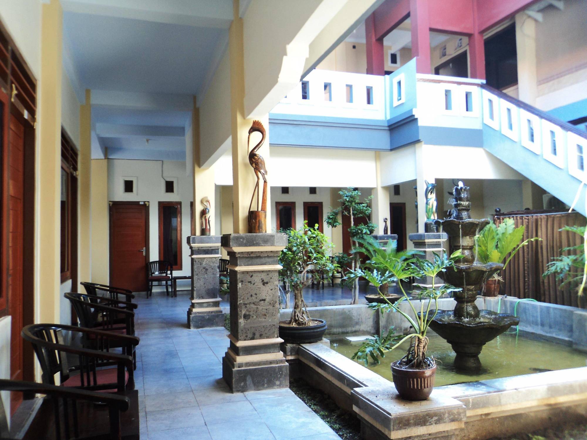 Hotel Sentral Булеленг Экстерьер фото