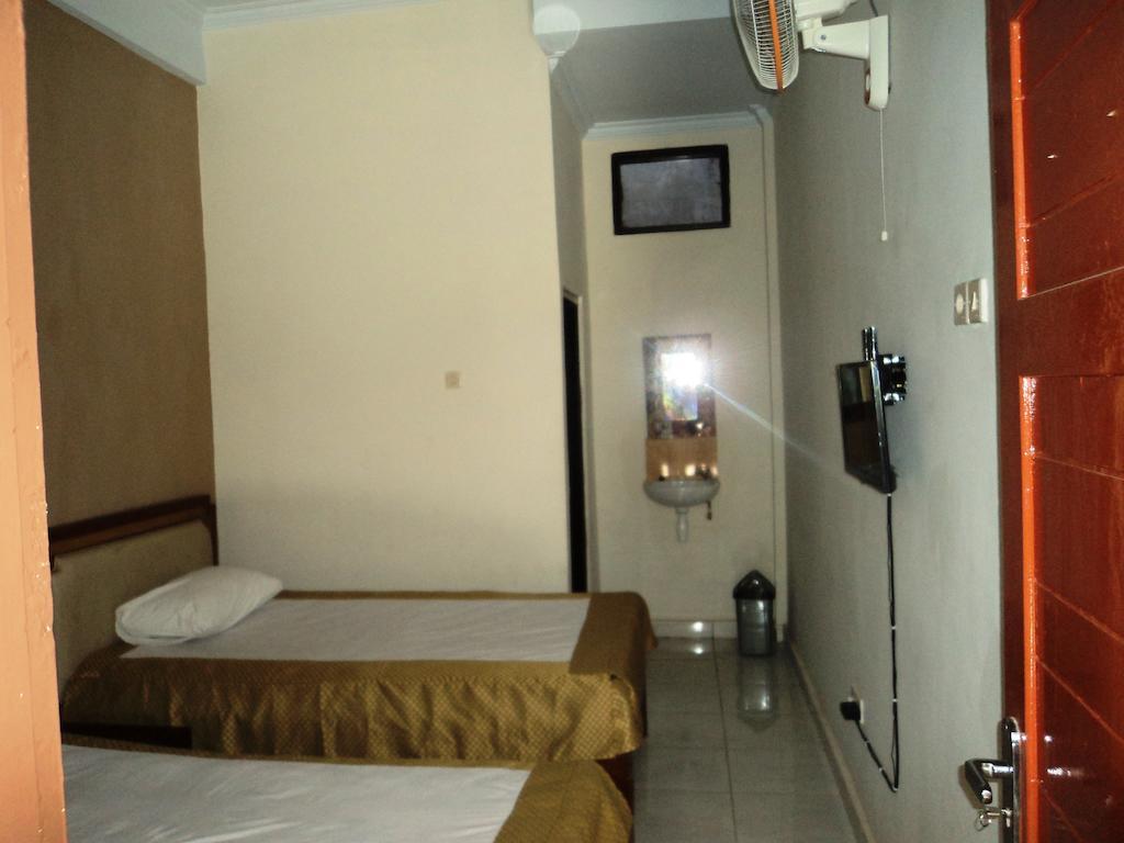 Hotel Sentral Булеленг Номер фото