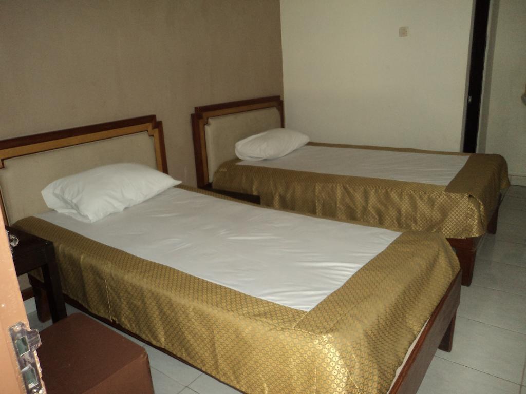 Hotel Sentral Булеленг Номер фото