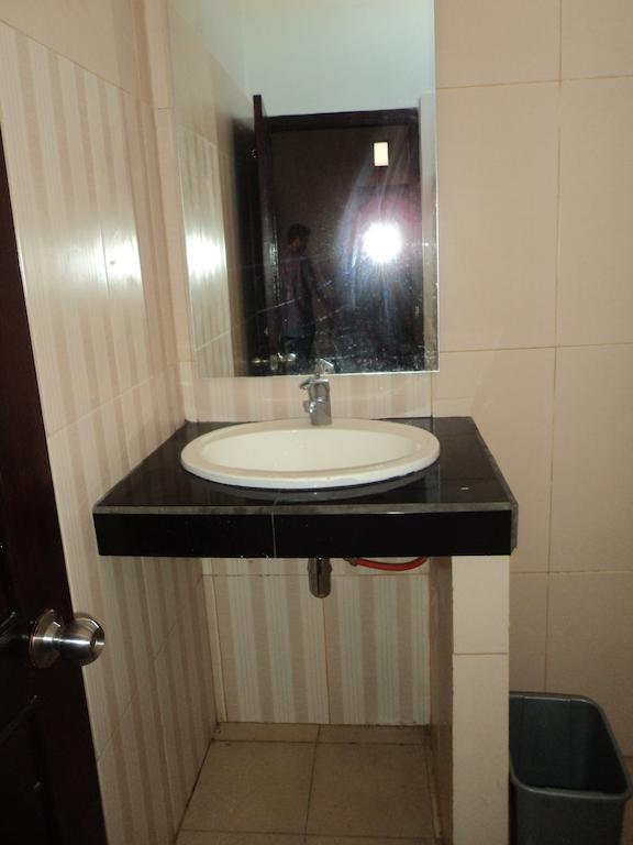 Hotel Sentral Булеленг Номер фото